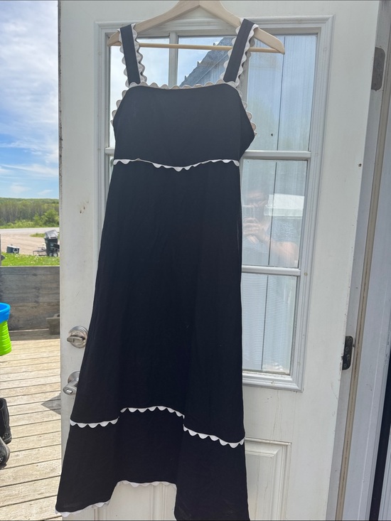 Cynthia Rowley Dresses & Skirts - Cynthia Rowley Black Maxi Dress with White Scallop Trim size 12